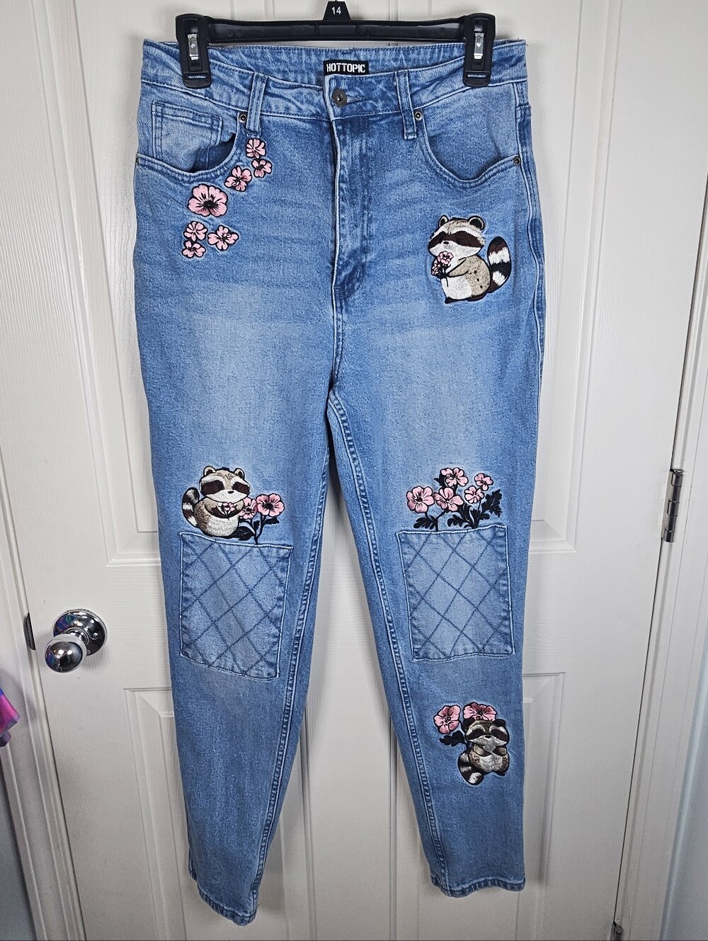 Hot Topic Raccoon Cherry Blossom Embroidered Mom Jeans Size 9
